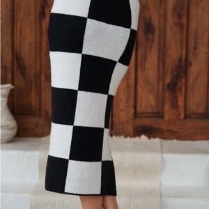 Thick Knit Black and White Checkered Pencil Skirt